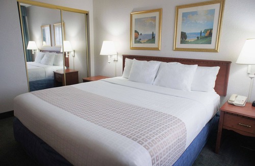 Survey Creek Hotel | La Quinta Inn by Wyndham Ft. Lauderdale Tamarac East