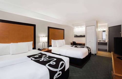 Paine Field-Lake Stickney Hotel | La Quinta Inn by Wyndham Everett