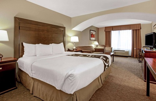 Bismarck Hotel | La Quinta Inn & Suites by Wyndham Bismarck