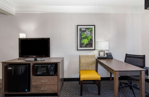 Louisville Hotel | La Quinta Inn & Suites by Wyndham Denver Boulder-Louisville
