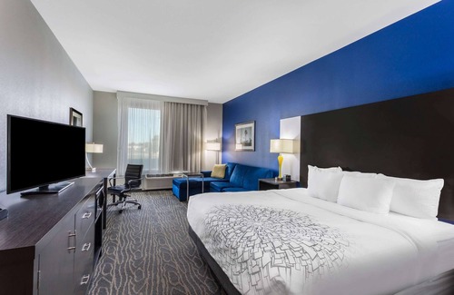 Odessa Hotel | La Quinta Inn & Suites by Wyndham Odessa N. - Sienna Tower