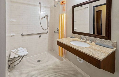 Butte Hotel | La Quinta Inn & Suites by Wyndham Butte