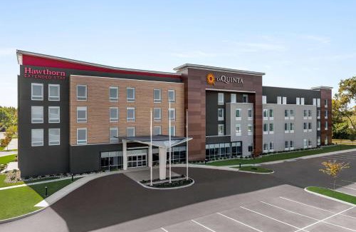 Mount Laurel Hotel | La Quinta Inn & Suites by Wyndham Mount Laurel Moorestown