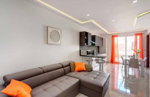 Madliena House | La Rive Smart Seaview Luxurious Apartment