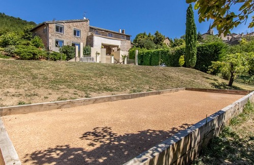 La Roche-Vineuse House | La Roche aux Fées - THE WINE ROCK