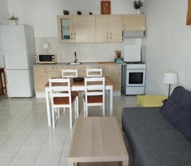 La Santa House | La Santa Feel Good
