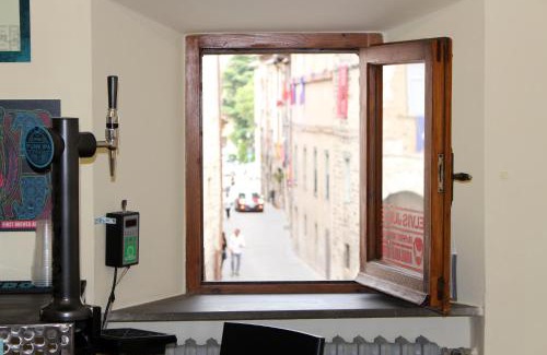 Gubbio House | La Sosta Navarra Bed & Beer