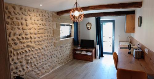 Le Chalon Apartment | La Source Bleue