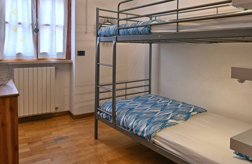 Bogliaco Apartment | La Spiaggetta-Rebomaholidays, large house in the historic centre