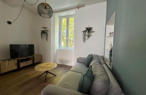 Orange Apartment | La suite-Appartement Cosy 300m du théâtre Antique