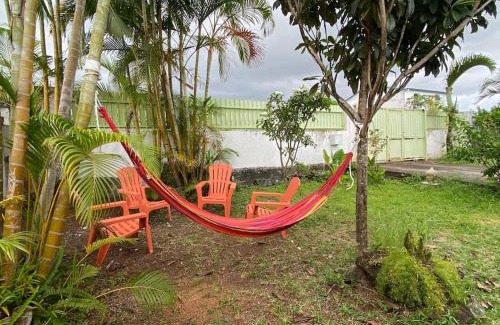 Saint-Philippe House | La Tit'Kaz Bégonia (Vue montagne)