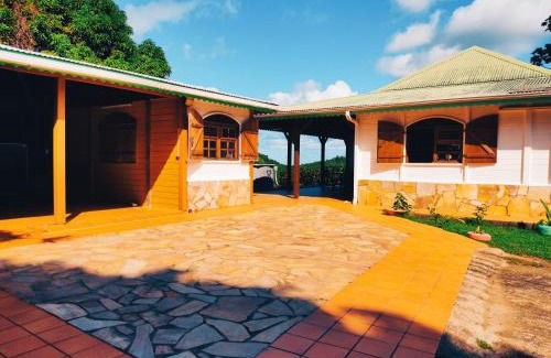 Le Robert Villa | La Villa Mil'Or, Idéale pour vos petits évènements & Magnifique vue sur la Baie du Robert