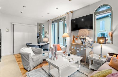 Les Serres - Vivier Apartment | La Villa Serenna - Appt avec jardin, 15 mn de Lyon