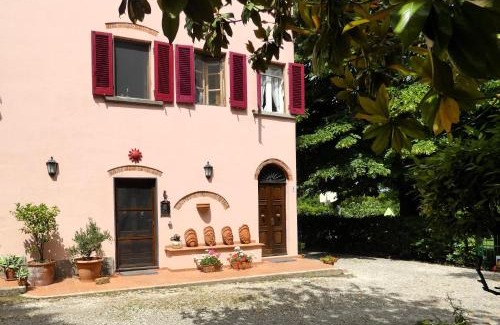 Lari Apartment | Lady Sposino