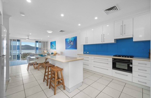 Hamilton Island Apartment | Lagoon Lodge 203