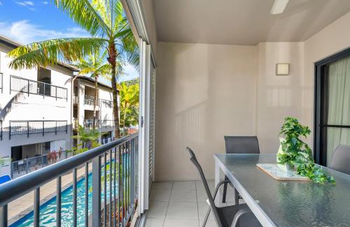 Trinity Beach Apartment | Lagoon Lookout Poolside Studio near Trinity Beach