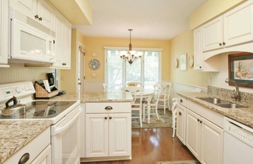 Kiawah Island Villa | Lagoon Oasis + Wildlife only 7‑Min Walk to Beach with access to Resort Pools