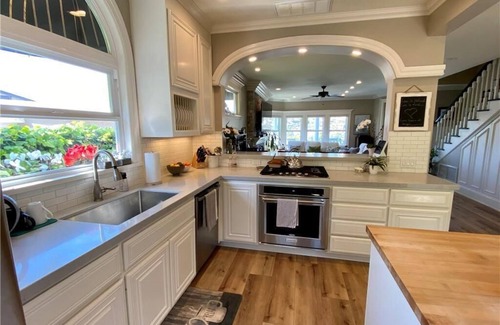 Diamond Crestview House | Laguna Beach Victorian House with Ocean View monthly Rental