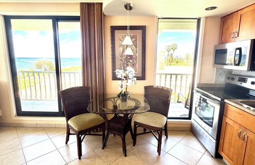 Historic Lahaina Front Street Apartment | Lahaina Shores Luxury Oceanfront Ocean View & Mountain View w/2 Lanais