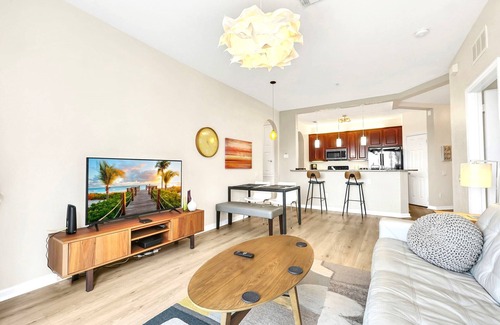 Florida Central Atlantic Coast Condo | Lake and Pool View Vista Cay 2 Bed 2 Bathroom WOW