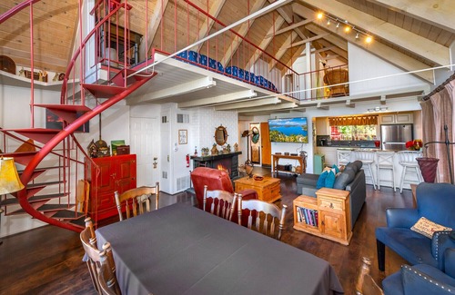 Cedar Glen Cabin | Lake Arrowhead Lakefront Cabin. Sunset views, swim, beach concerts & outlets!