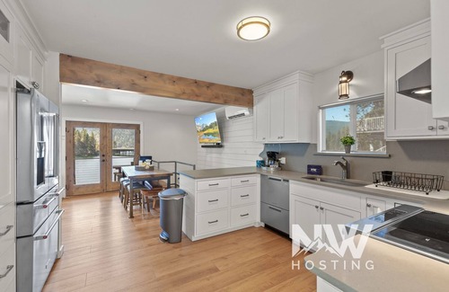 Coeur d'Alene House | Lake CDA: Soak, Paddle, Dock & Unwind