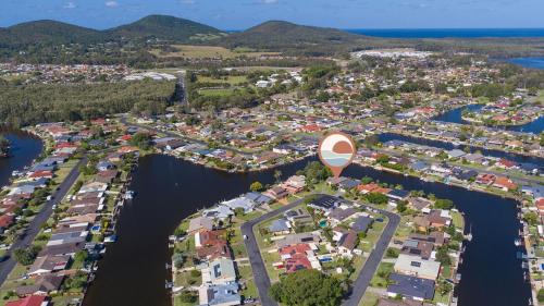 Forster House | Lake House on Elouera