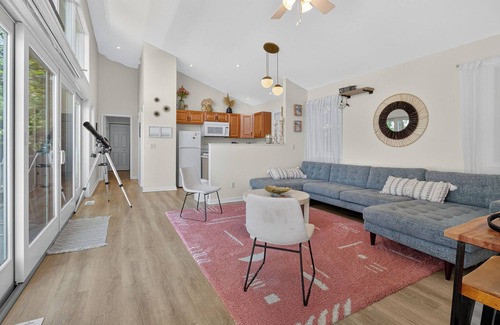 Rushville House | Lake House-Sunset Views-HOT TUB-Couples Retreat