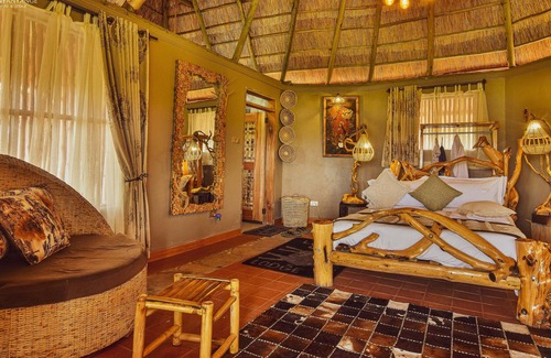 Kasese Cabin | Lake Munyanyange Caves Lodge