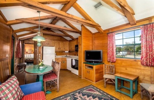 Seminole Cabin | ⛵️Lakefront Cabin 10min toBEACH/Dogs 🐶OK/Kayak/#408