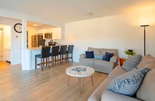 Lake of the Ozarks Condo | Lakefront Condo with Lakeside Pool
