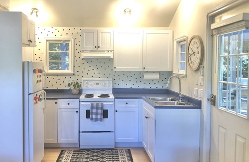 Shawnigan Lake Cottage | Lakefront Cottage Private & Peaceful