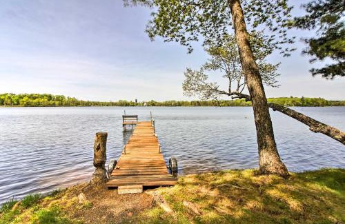 Cumberland House | Lakefront Cumberland Cabin with Dock and Fire Pit!