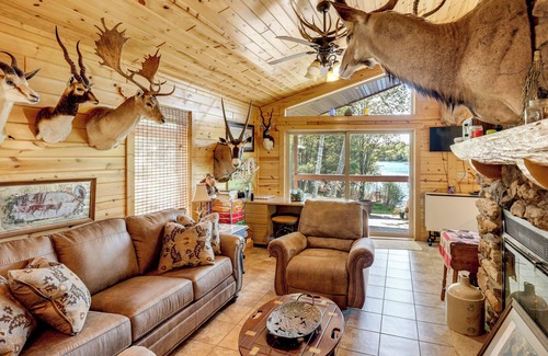 Medford Cabin | Lakefront Family Cabin w/Views in Medford