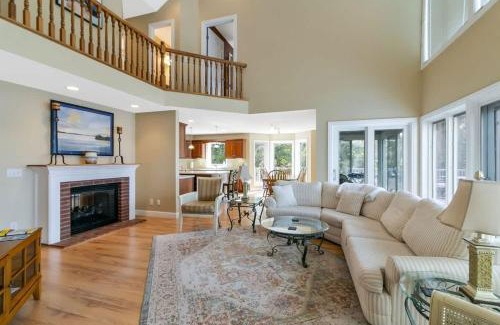 Cadiz House | Lakefront - Home Theater, Pool Table