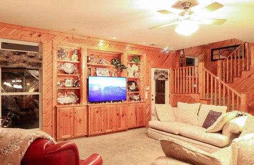 Moncks Corner House | Lakefront home with private dock & boat landing!