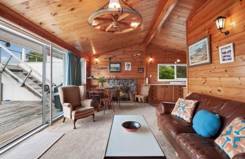 Kuratau House | Lakefront Lodge - Kuratau Holiday Home