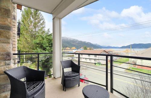 Harrison Hot Springs Apartment | Lakefront Lux 2BR Unit