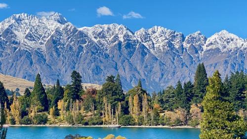 Queenstown Apartment | Lakefront Luxury Penthouse central Queenstown