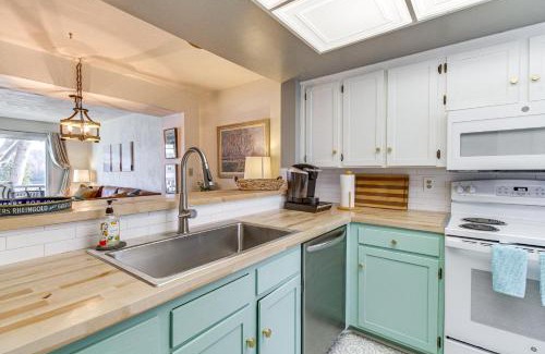 North Shore House | Lakefront Moneta Home with Community Dock!