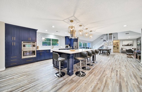 Seven Coves House | LAKEFRONT PARADISE HUGE POOL/SPA/BUG misting sys/4 game tables incl. Golden T