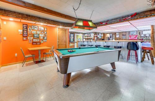 Suring House | Lakefront Suring Home with Pool Table and Views!