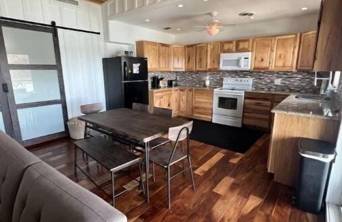 Cisco House | Lakehouse front property swim off pier!