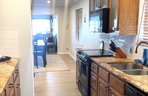 Cedar Creek Reservoir House | Lakehouse - The Blue Bungalow