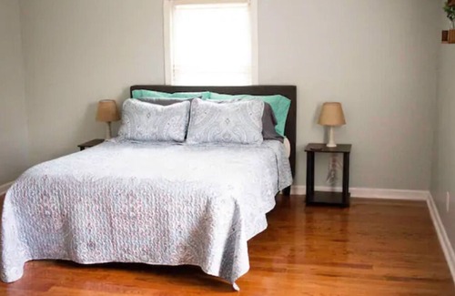 Cartersville House | LakePoint Retreat- pool open May-September View calendar