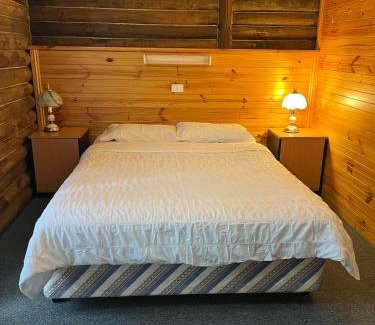 Lakes Entrance House | Lakes Entrance Log Cabins