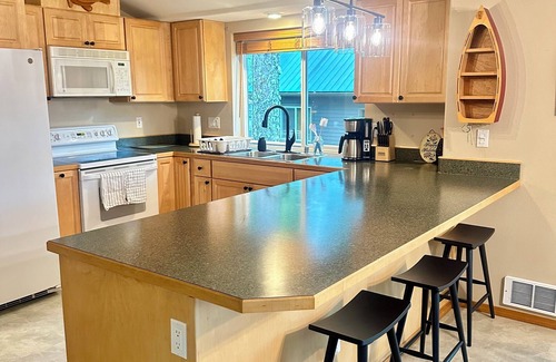 Mason County House | Lakeshore Landing Private Dock Firepit Kayaks & Lakefront Calm