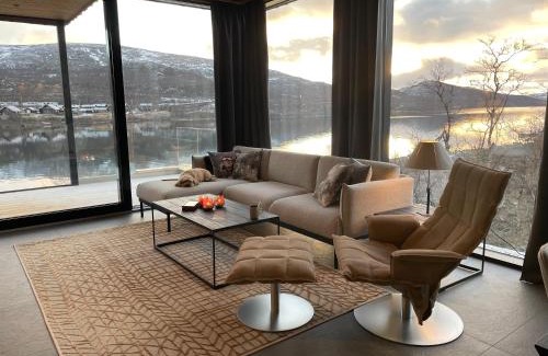 Kilpisjarvi Apartment | Lakeside Chalet Vinkka