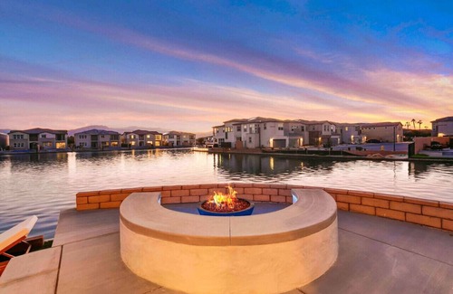 Terra Lago House | Lakeside Haven/Game Room/Mountain Views
