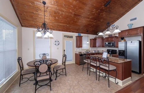 Zwolle House | Lakeside Living Paradise: Relaxing waterfront retreat